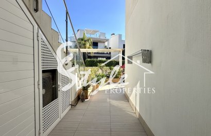 Resale - Apartment - Orihuela Costa  - Punta Prima