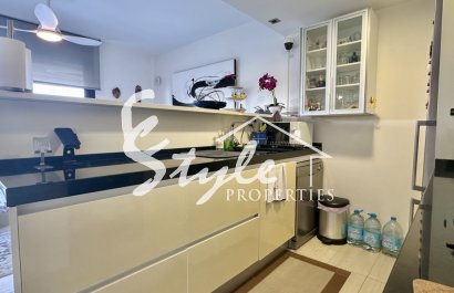 Resale - Apartment - Orihuela Costa  - Punta Prima