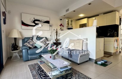 Resale - Apartment - Orihuela Costa  - Punta Prima