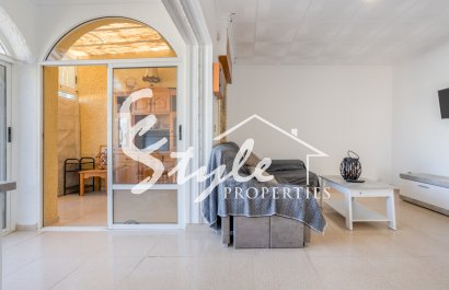 Resale - Villa - Torrevieja - Urbanización San Luis