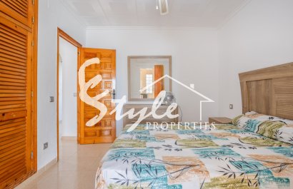 Resale - Villa - Torrevieja - Urbanización San Luis