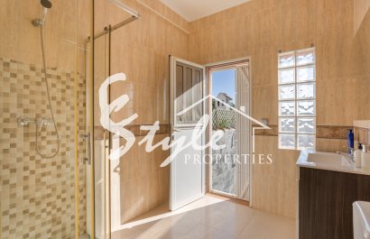 Resale - Villa - Torrevieja - Urbanización San Luis