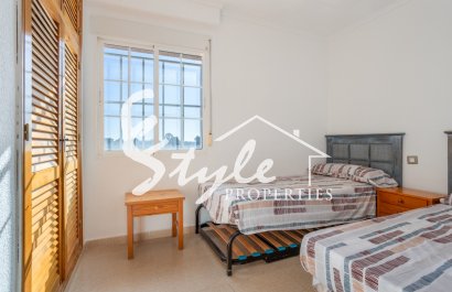 Resale - Villa - Torrevieja - Urbanización San Luis
