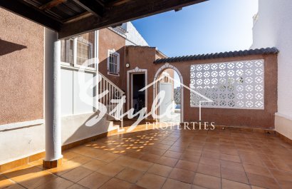Resale - Villa - Torrevieja - Urbanización San Luis