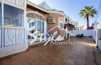 Resale - Villa - Torrevieja - Urbanización San Luis