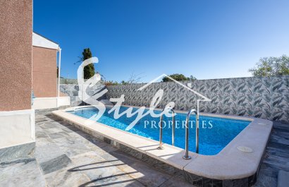 Resale - Villa - Torrevieja - Urbanización San Luis