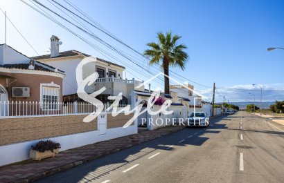 Resale - Villa - Torrevieja - Urbanización San Luis