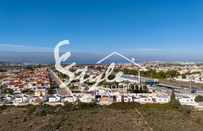 Resale - Villa - Torrevieja - Urbanización San Luis