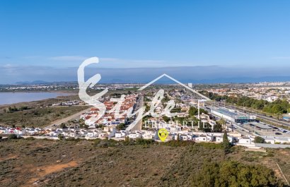 Resale - Villa - Torrevieja - Urbanización San Luis