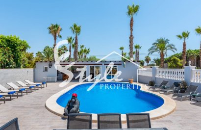 For sale big house with pool in Catral, Costa Blanca, Spain. ID2138