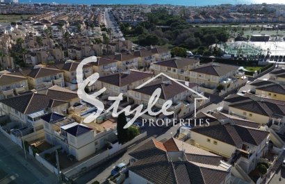 Resale - Bungalow - Orihuela Costa  - Playa Flamenca