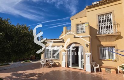 For sale 3 beds 2 baths house with plot in Aguas Nuevas, Torrevieja, Costa Blanca. ID1213