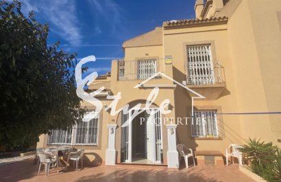 Resale - Villa - Torrevieja - Aguas Nuevas