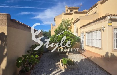Resale - Villa - Torrevieja - Aguas Nuevas