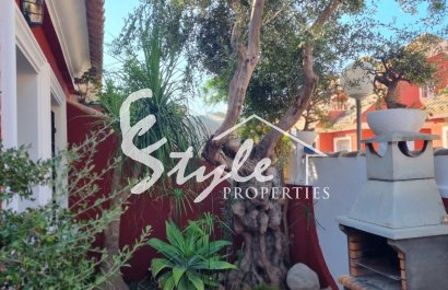 Продается дом с 3 спальнями в Вилламартине, Ориуёла Коста , Коста Бланка. ID2551