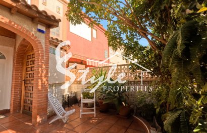 Resale - Terraced house / Townhouse - Torrevieja - El Acequión - Los Náufragos