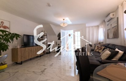 Resale - Terraced house / Townhouse - Torrevieja - El Acequión - Los Náufragos