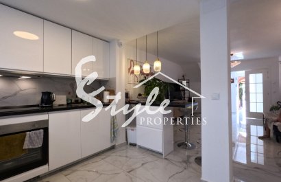 Resale - Terraced house / Townhouse - Torrevieja - El Acequión - Los Náufragos