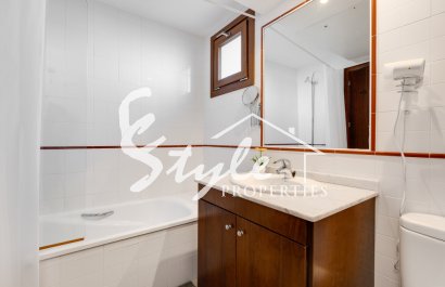 Resale - Apartment - Orihuela Costa  - av. Las Olas