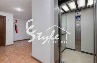 Resale - Apartment - Orihuela Costa  - av. Las Olas