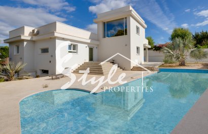 Resale - Villa - Ciudad Quesada - avenida de las Naciones