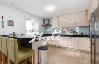 Resale - Villa - Ciudad Quesada - avenida de las Naciones