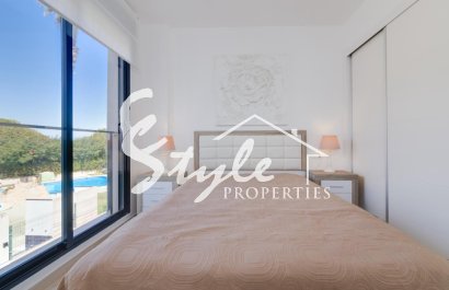 Resale - Apartment - Torrevieja - calle Puerto Romano