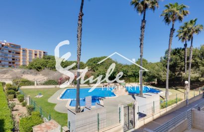 Resale - Apartment - Torrevieja - calle Puerto Romano