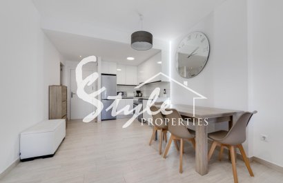 Resale - Apartment - Torrevieja - calle Puerto Romano