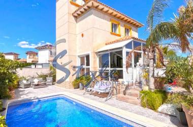 Villa - Resale - Orihuela Costa  - La Zenia