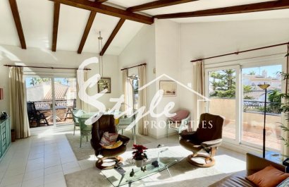 Resale - Villa - Orihuela Costa  - Villamartin