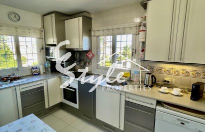 Resale - Villa - Orihuela Costa  - Villamartin