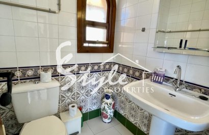 Resale - Villa - Orihuela Costa  - Villamartin