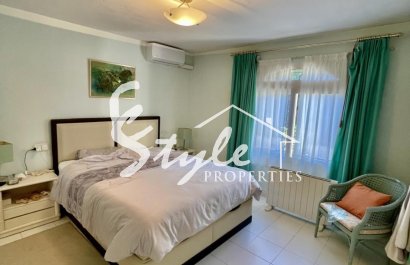 Resale - Villa - Orihuela Costa  - Villamartin