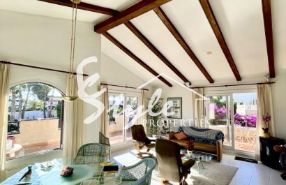 Resale - Villa - Orihuela Costa  - Villamartin