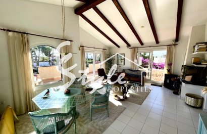 Resale - Villa - Orihuela Costa  - Villamartin