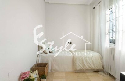 Resale - Villa - Orihuela Costa  - Los Almendros-La Florida