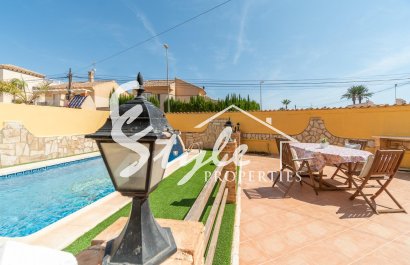 Resale - Villa - Orihuela Costa  - Los Almendros-La Florida