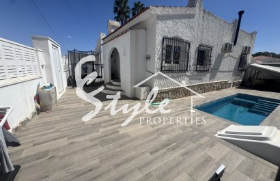 Resale - Villa - Orihuela-Costa - Blue Lagoon