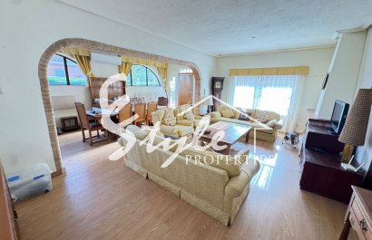 Resale - Villa - Cabo Roig