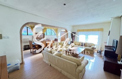Resale - Villa - Cabo Roig