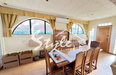 Resale - Villa - Cabo Roig