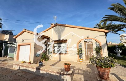 Resale - Villa - Cabo Roig