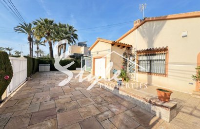 Resale - Villa - Cabo Roig