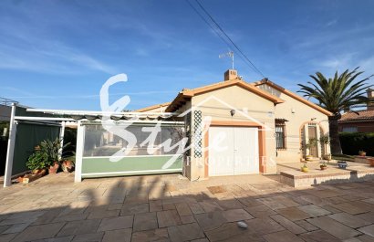 Resale - Villa - Cabo Roig
