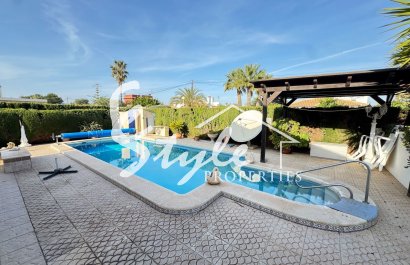 Resale - Villa - Cabo Roig