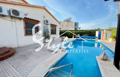 Resale - Villa - Cabo Roig