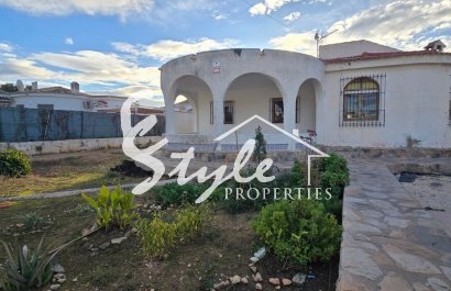 Resale - Villa - Torrevieja - El Chaparal