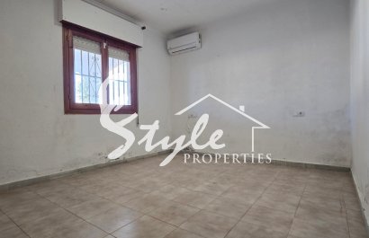 Resale - Villa - Torrevieja - El Chaparal