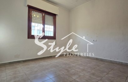 Resale - Villa - Torrevieja - El Chaparal